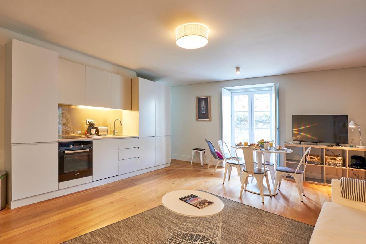 Modern Apartment Bica Dos Olhos Lisbon Room photo